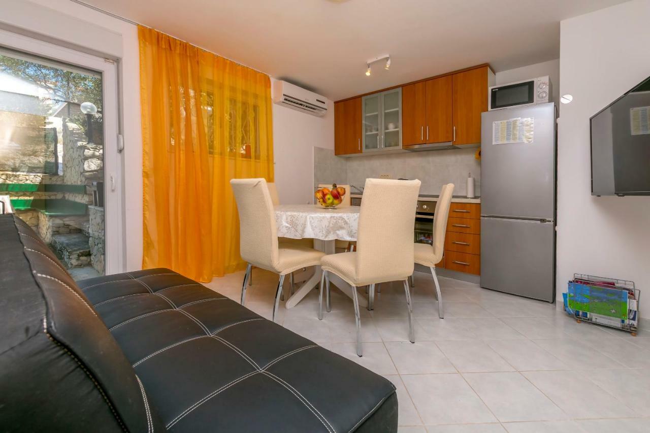 Apartment Vukorepa Razanj Bagian luar foto